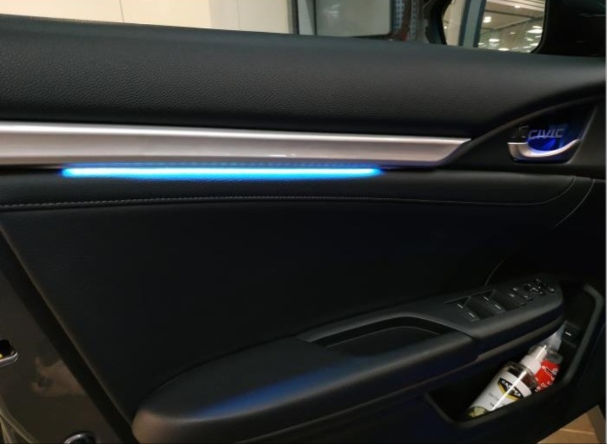 Honda Civic FC5-FK7 2016-2020 Için Uyumlu Işıklı İç Kapı Cıtası